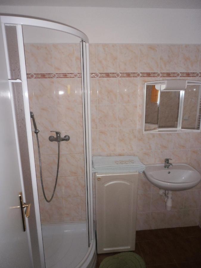 Ubytovani U Machova Jezera - Apartmany - Ludmila Grulisova Doksy  Eksteriør billede