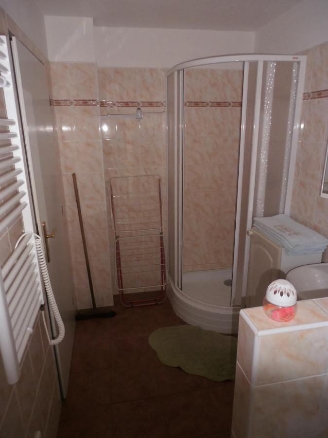 Ubytovani U Machova Jezera - Apartmany - Ludmila Grulisova Doksy  Eksteriør billede