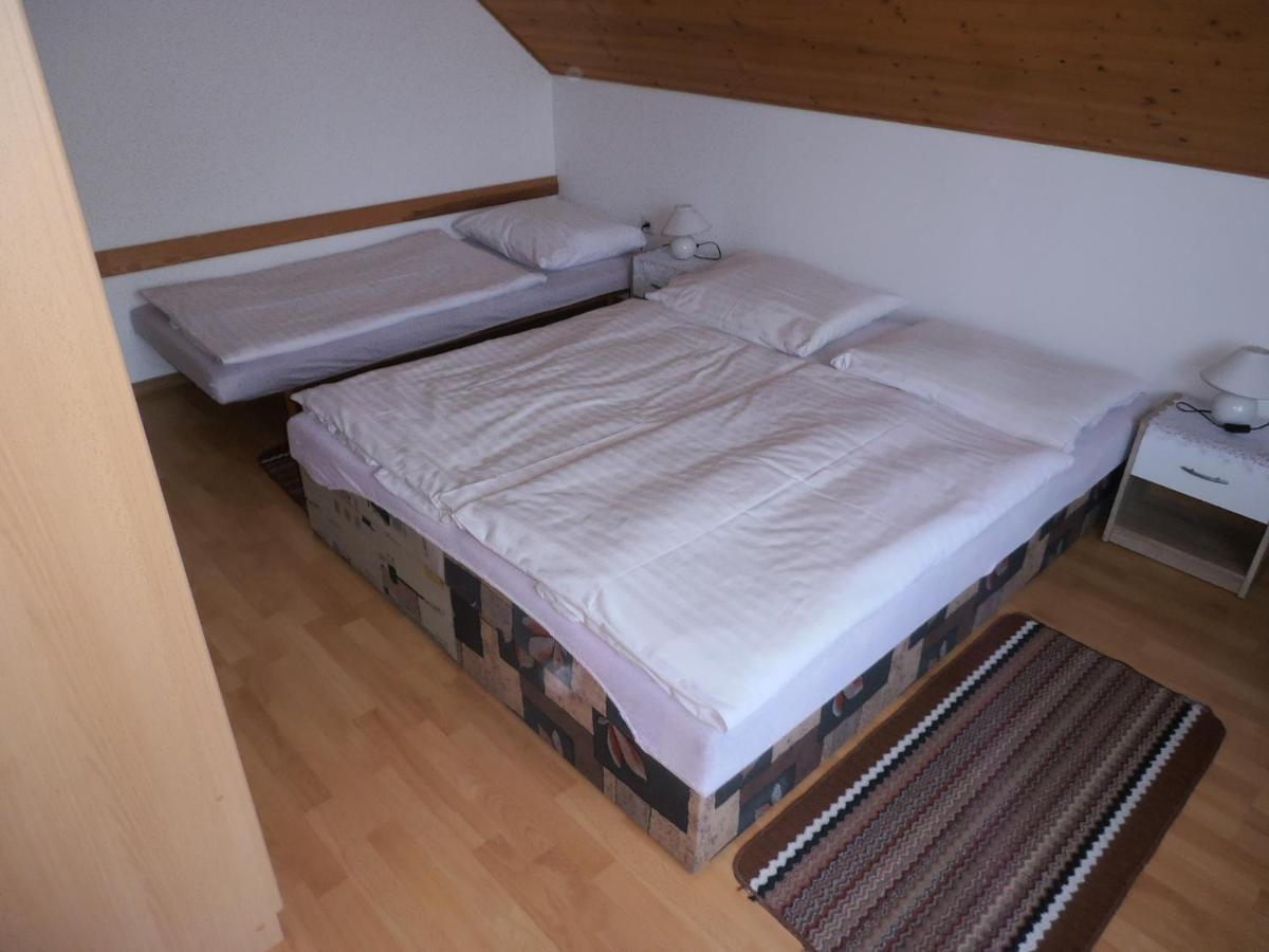 Ubytovani U Machova Jezera - Apartmany - Ludmila Grulisova Doksy  Eksteriør billede