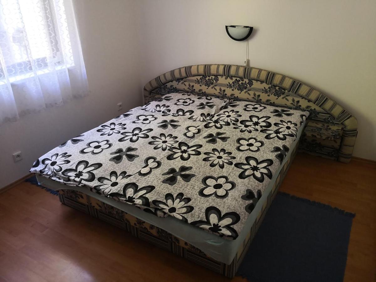Ubytovani U Machova Jezera - Apartmany - Ludmila Grulisova Doksy  Eksteriør billede