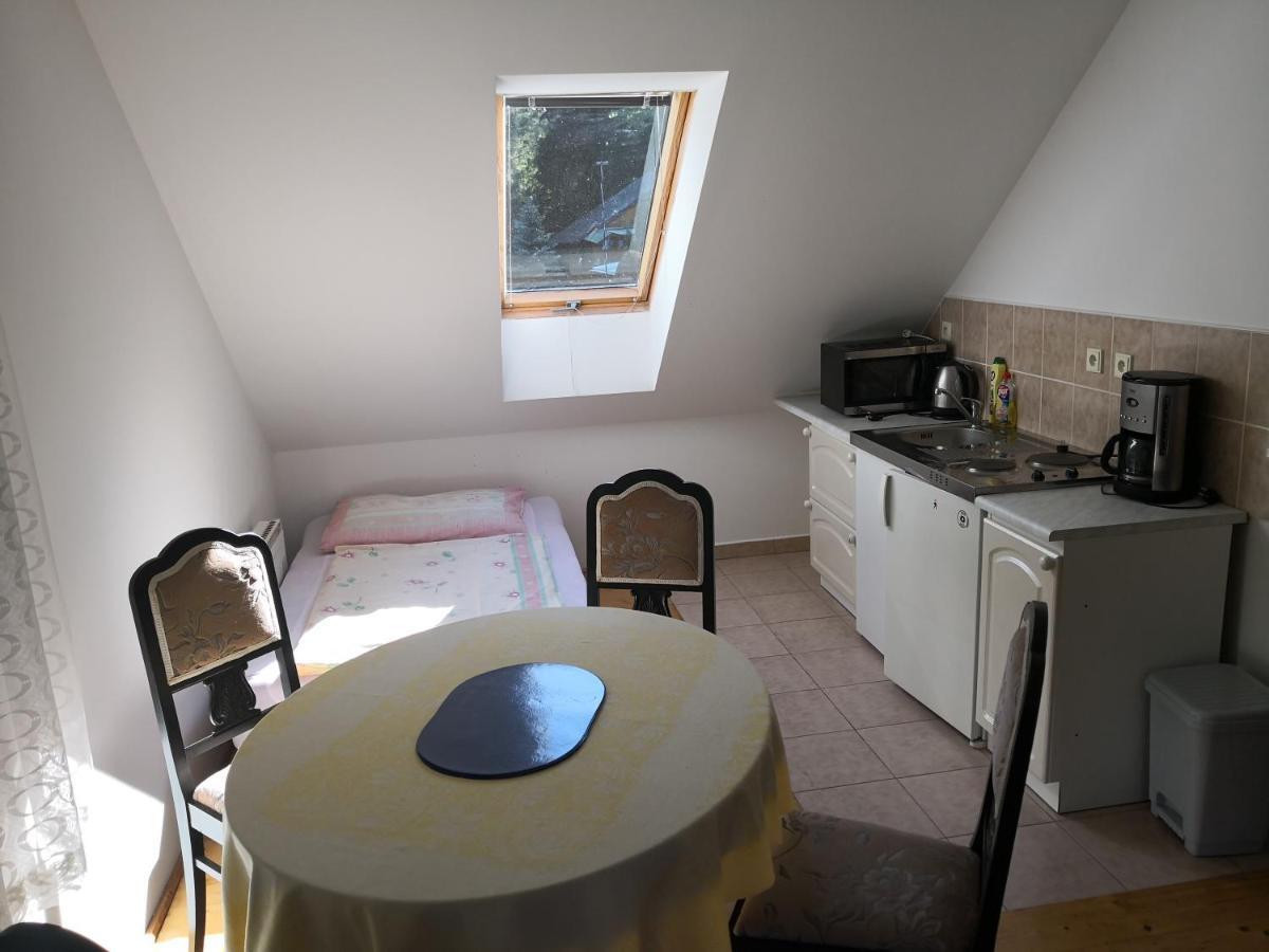 Ubytovani U Machova Jezera - Apartmany - Ludmila Grulisova Doksy  Eksteriør billede